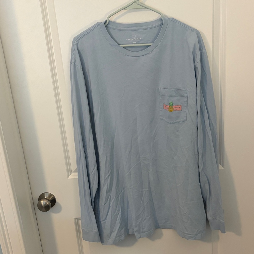 Vineyard Vines Men's Sky Blue Pineapple Drink Long Sleeve Tee